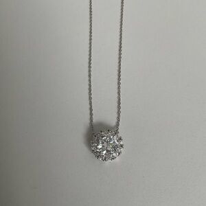 Stunning.925 Sterling Silver Pendant Necklace